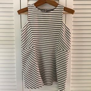 A pea in the pod peplum top size medium.